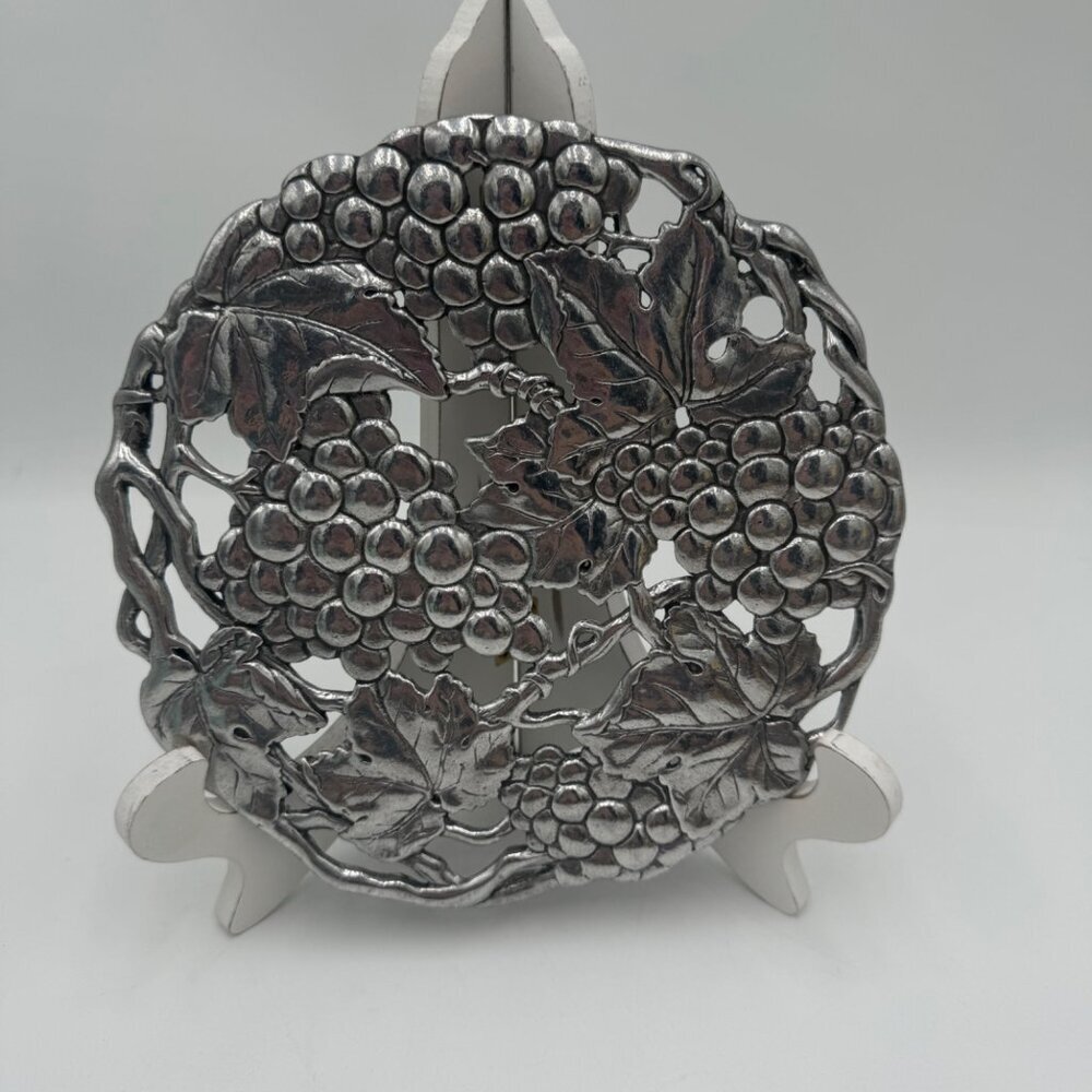Grapevine Trivet by Arthur Court • 8" Round Footed Hotplate • Silver Antiqued Pi